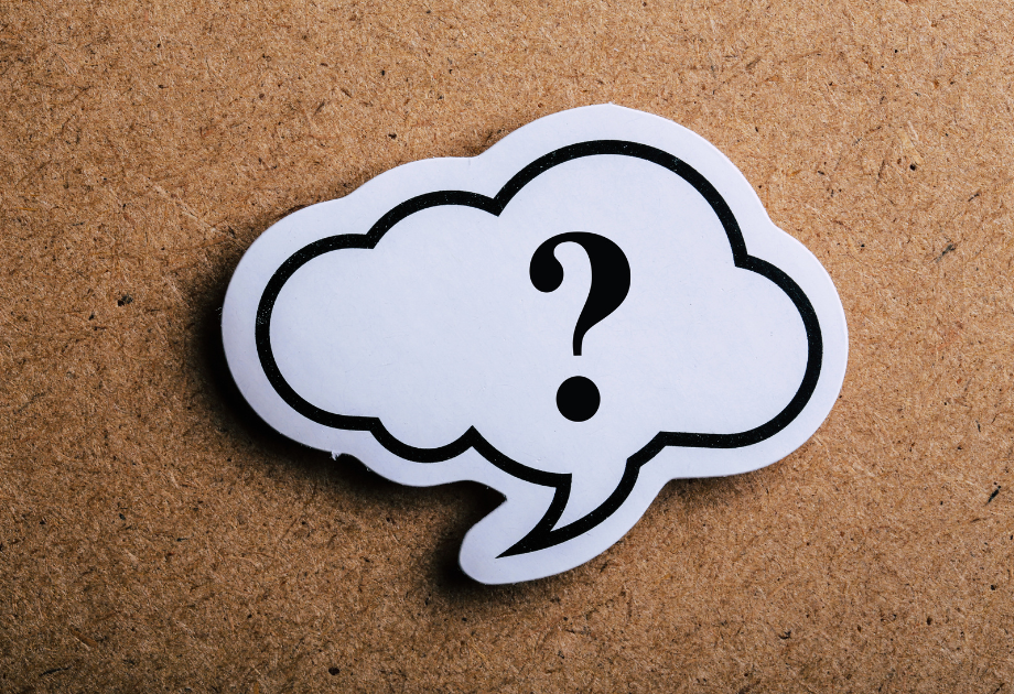 thought bubble with a question mark on a corkboard 